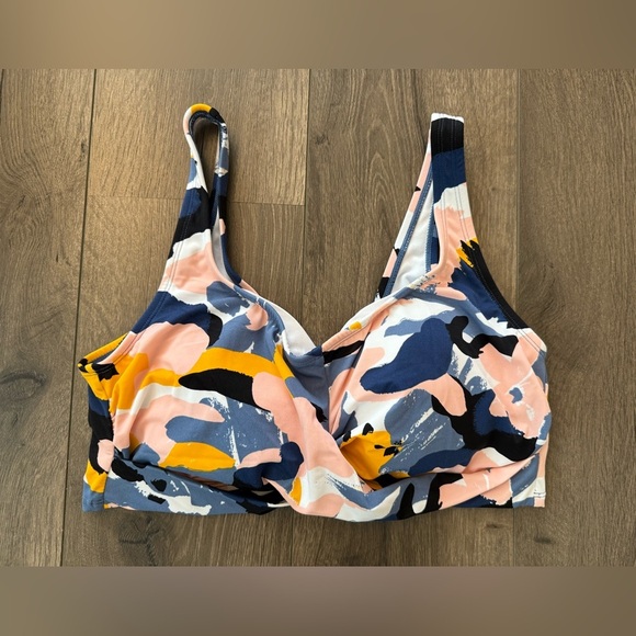 Beach Betty Abstract Crop Bathing Suit Top Size 1X - Picture 1 of 8